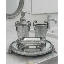 Pirinç & Kristal Dekoratif Banyo Seti – Gümüş Kulplu